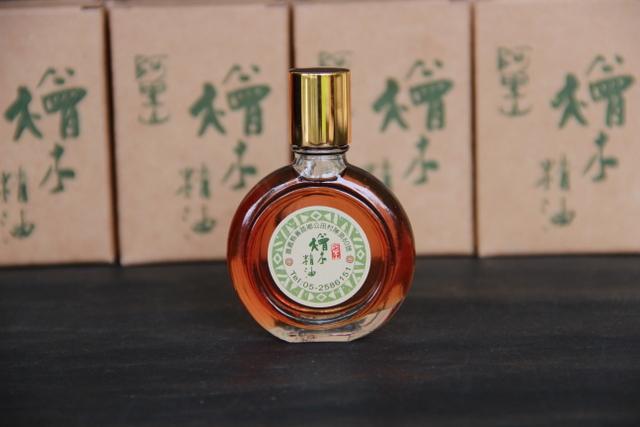 台灣阿里山檜木精油12cc 台灣阿里山檜木精油12cc